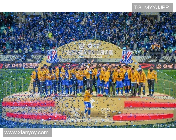 昔日绿茵英雄再聚首 足球明星重燃激情再度携手并肩共逐梦想 昔日绿茵英雄再聚首 足球明星重燃激情再度携手并肩共逐梦想