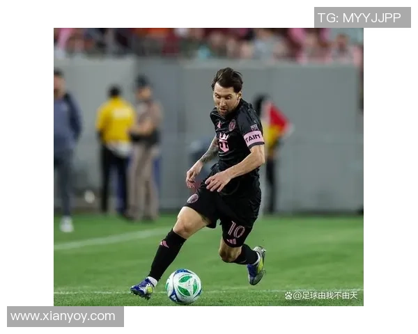 未婚足球球星们的单身生活与职业成就:他们如何平衡个人与事业 未婚足球球星们的单身生活与职业成就:他们如何平衡个人与事业